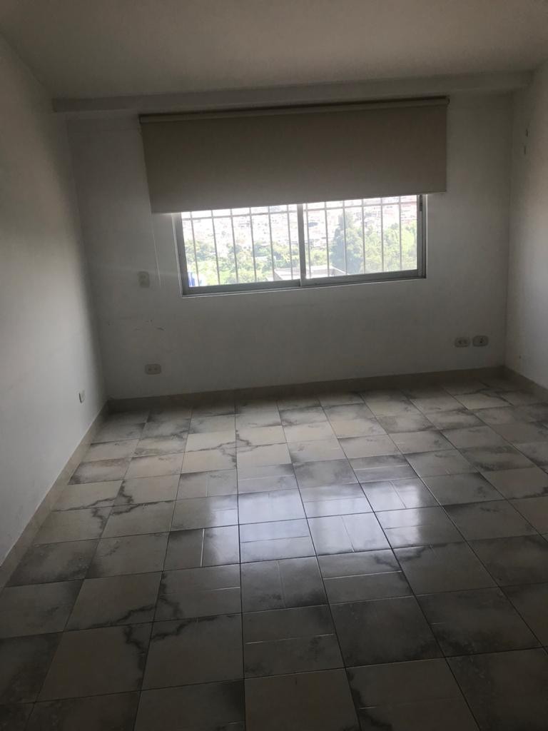 Oficina  en Arriendo - Popular, Pereira, 100,002 m² (foto 5) — CREBI