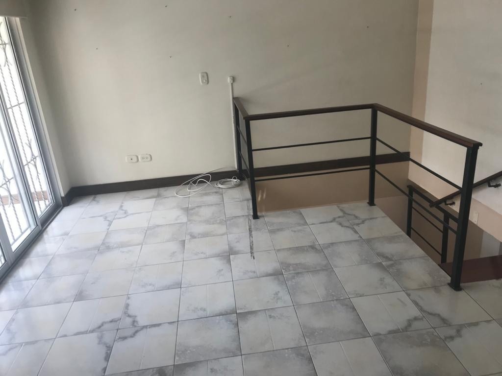 Oficina  en Arriendo - Popular, Pereira, 100,002 m² (foto 7) — CREBI