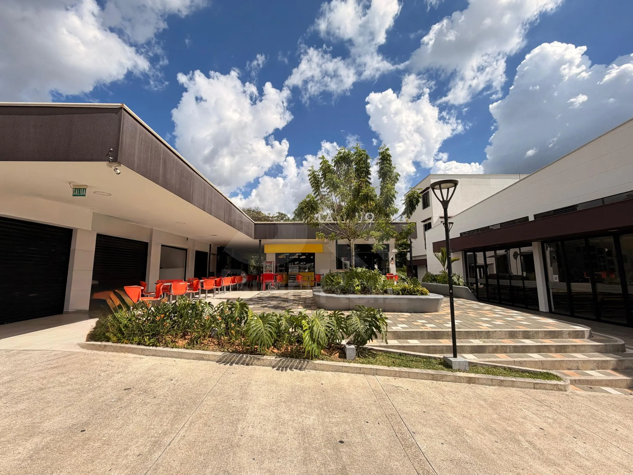 Local en Arriendo - AMCO, Area Metropolitana Centro Occidente, 15,0 m² — CREBI