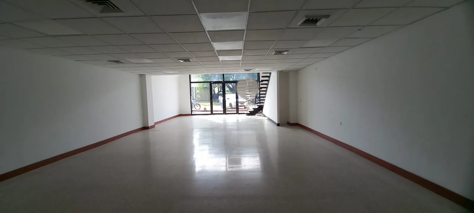 Local en Arriendo - Cali, Ciudad Capri Calle 13, 156,0 m² (foto 5) — CREBI