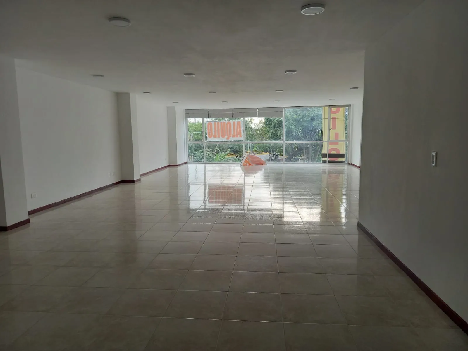 Edificio en Arriendo - Cali, Los Libertadores Carrera 19, 326,0 m² (foto 8) — CREBI