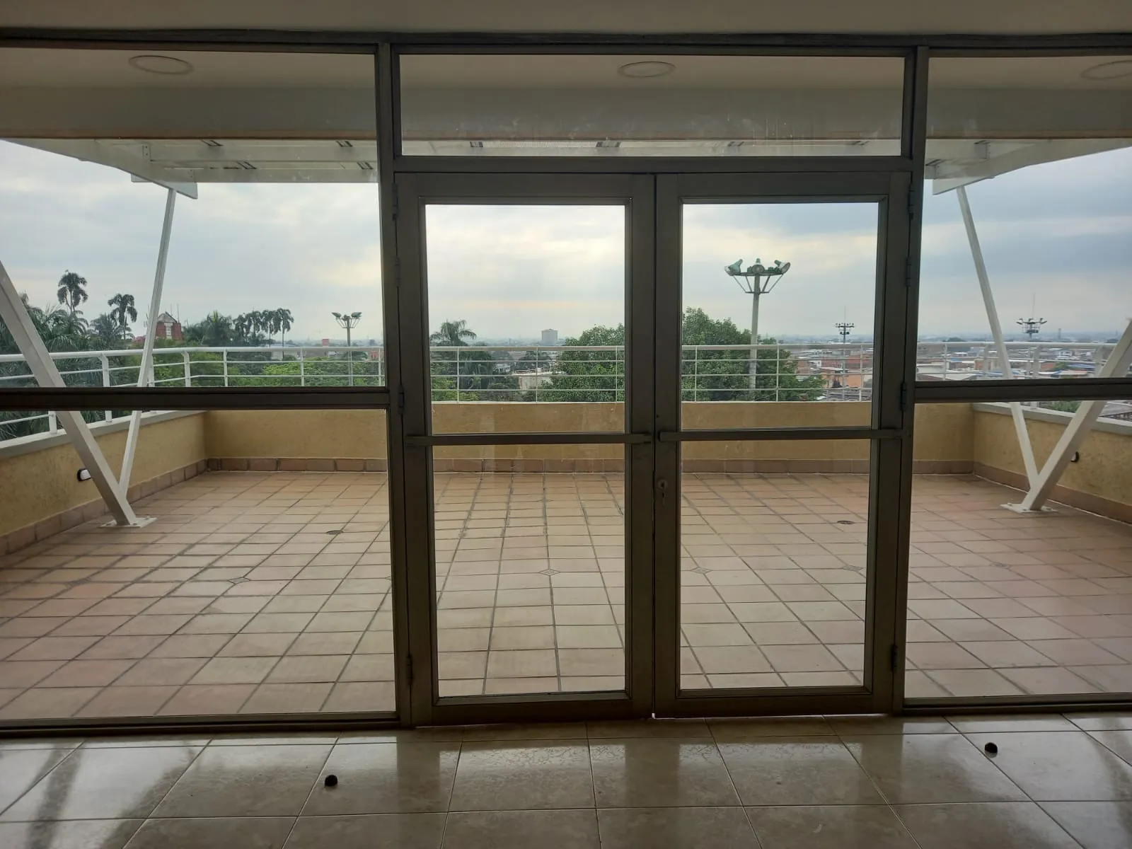 Edificio en Venta - Cali, Los Libertadores Carrera 19, 326,0 m² (foto 9) — CREBI