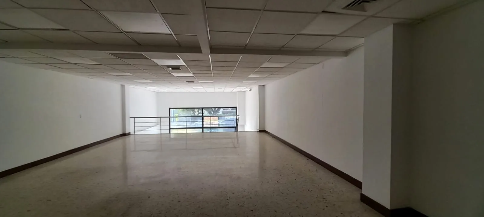 Local en Arriendo - Cali, Ciudad Capri Calle 13, 156,0 m² (foto 15) — CREBI