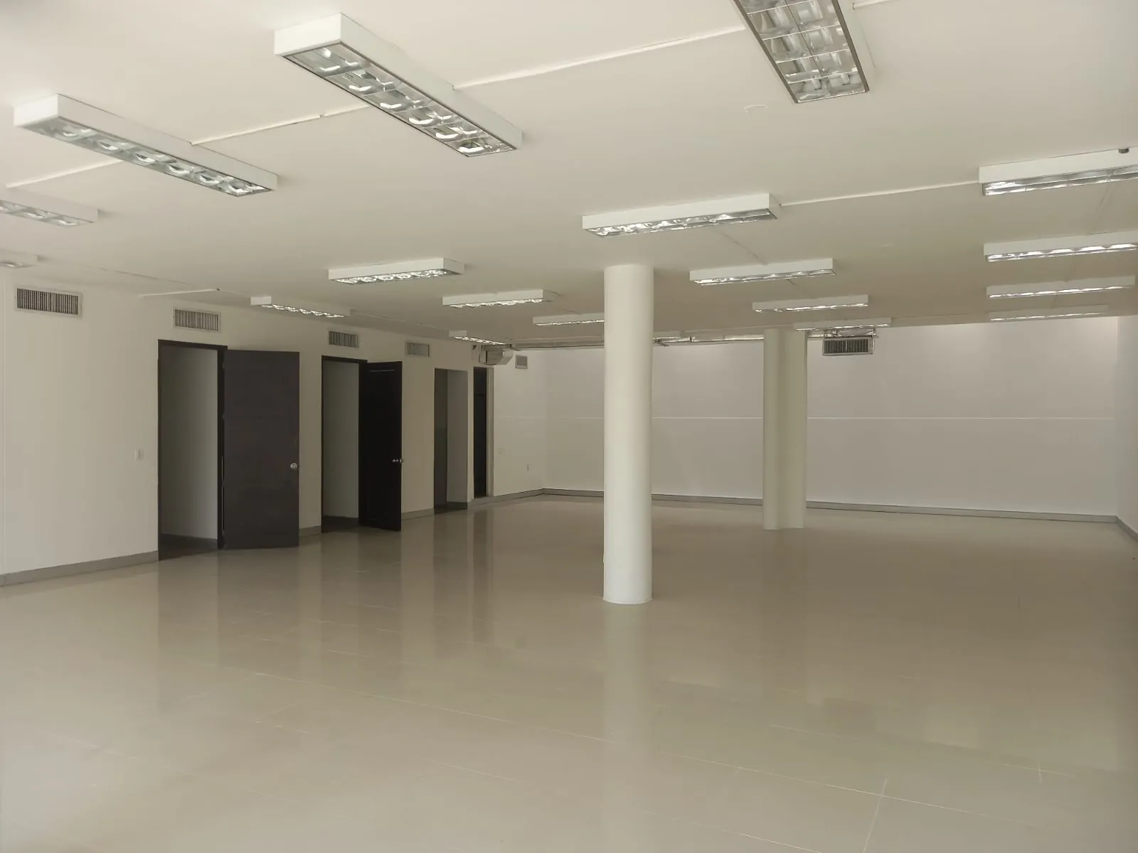 Local en Arriendo - Cali, La Flora Avenida 6 Norte, 300,0 m² (foto 31) — CREBI