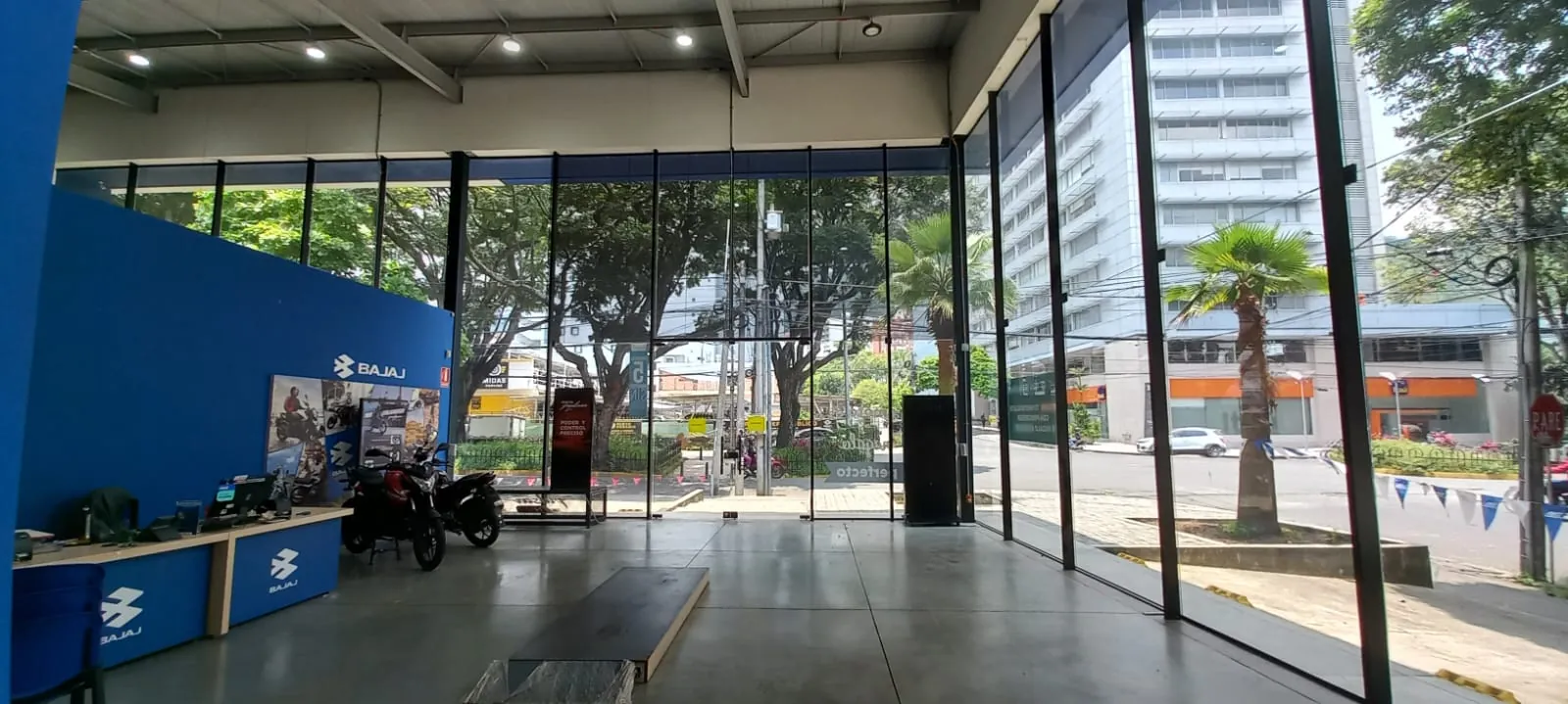 Local en Arriendo - Pichincha, Avenida 6A Norte, Santa Mónica Recidencial, Comuna 2, Cali ciudad, Cali, Sur, Valle del Cauca, RAP Pacífico, 760046, Colombia, 360,0 m² (foto 5) — CREBI