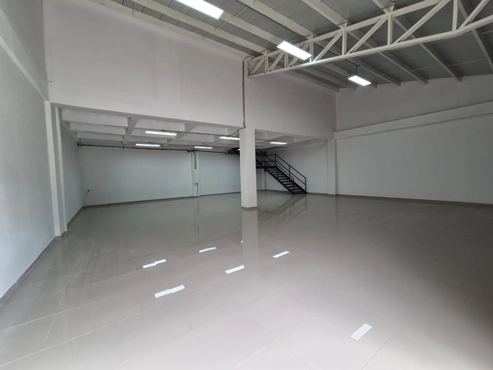 Local en Arriendo - Cali, Belisario Caicedo Calle 1, 200,0 m² (foto 7) — CREBI