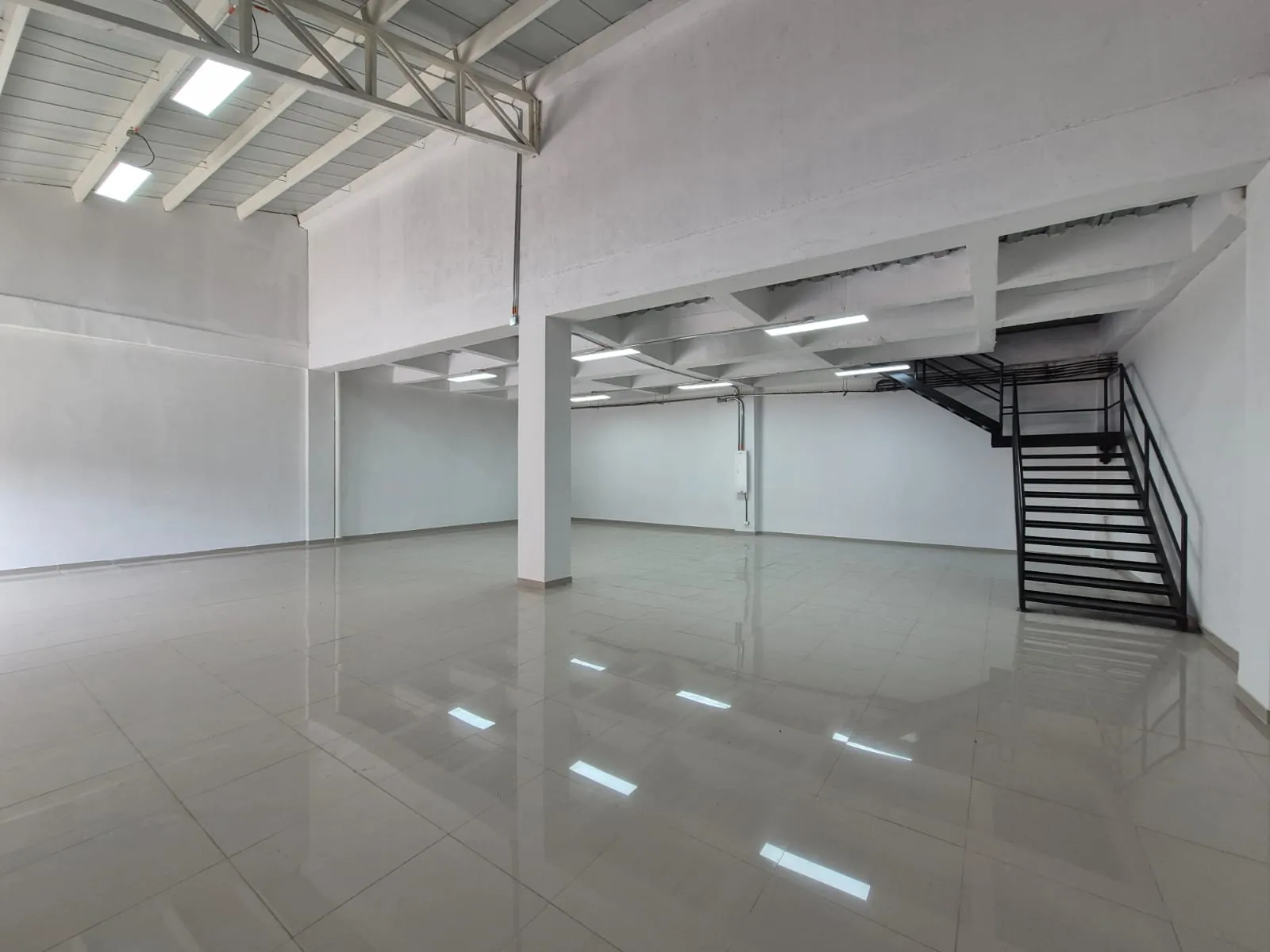 Local en Arriendo - Cali, Belisario Caicedo Calle 1, 200,0 m² (foto 4) — CREBI