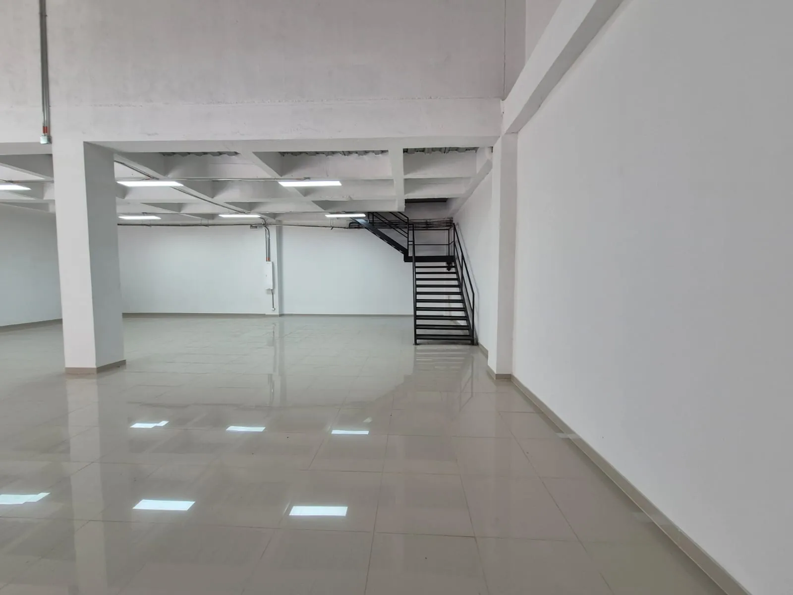 Local en Arriendo - Cali, Belisario Caicedo Calle 1, 200,0 m² (foto 9) — CREBI