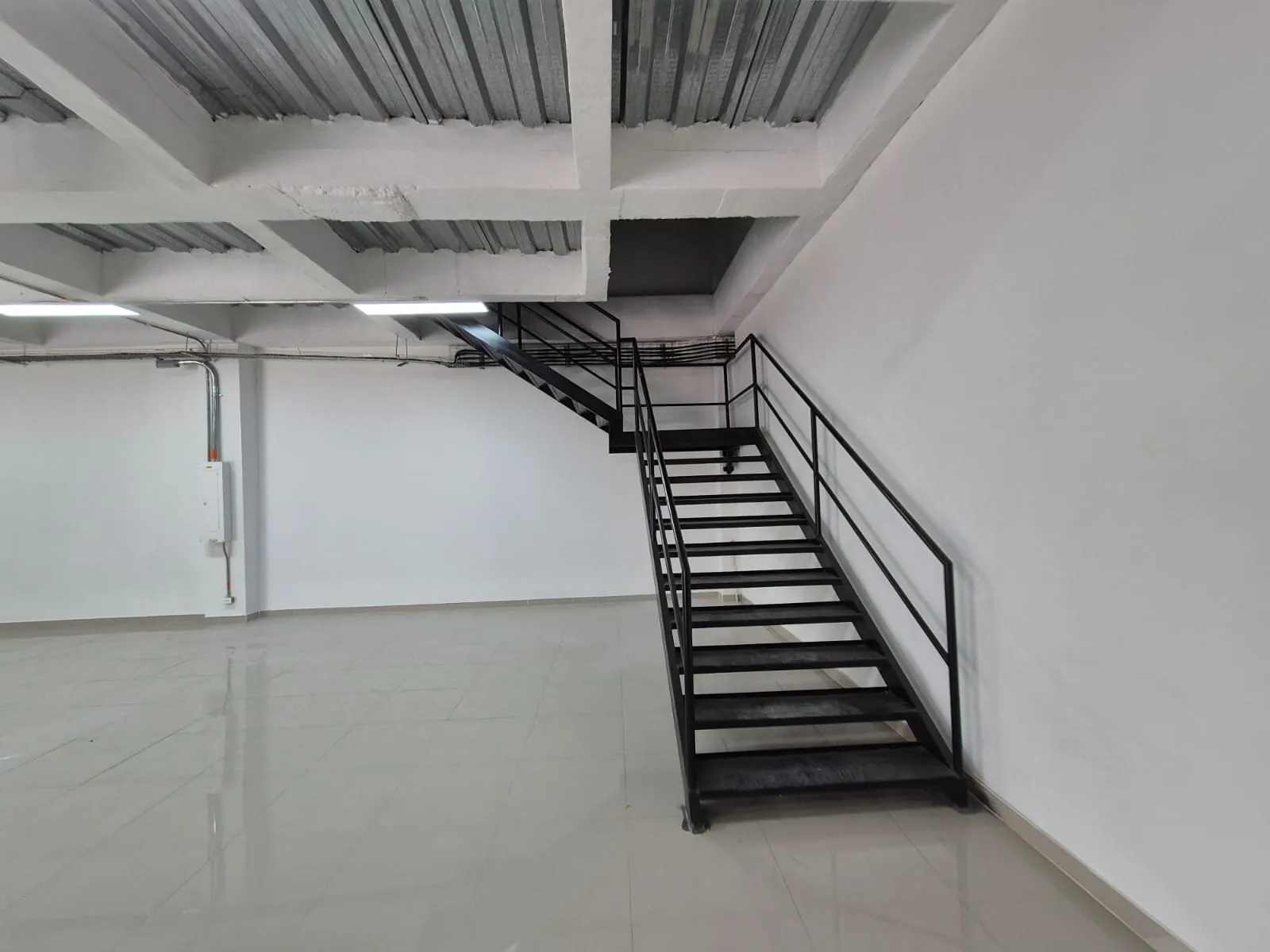Local en Arriendo - Cali, Belisario Caicedo Calle 1, 200,0 m² (foto 2) — CREBI