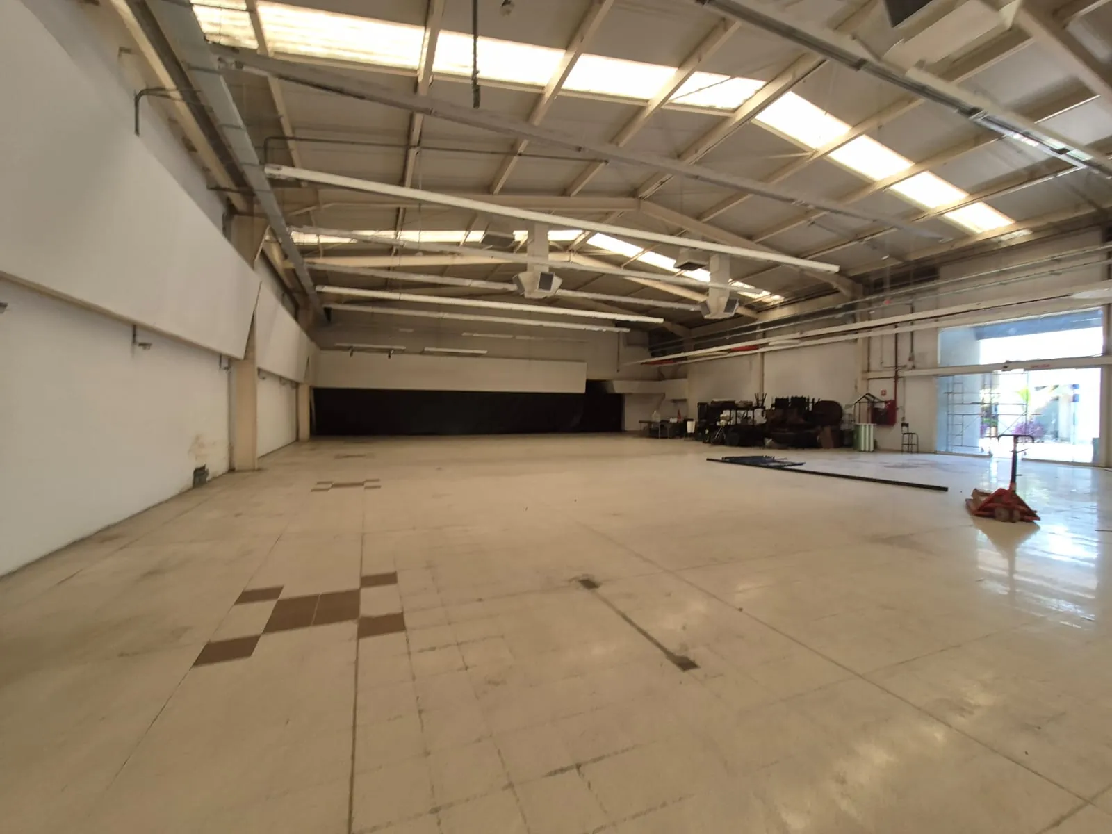 Local en Arriendo - Calle 10, Yumbo, Sur, Valle del Cauca, RAP Pacífico, 760050, Colombia, 1552,0 m² (foto 4) — CREBI