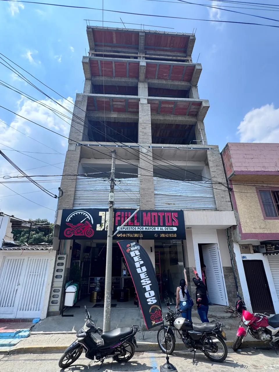 Local en Arriendo - Yumbo, Barrio Uribe Uribe Calle 7, 350,0 m² — CREBI