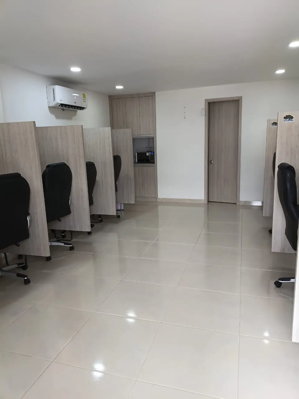 Oficina  en Arriendo - Carrera 62, Pampalinda, Comuna 19, Cali ciudad, Cali, Sur, Valle del Cauca, RAP Pacífico, 760040, Colombia, 31,1 m² (foto 9) — CREBI