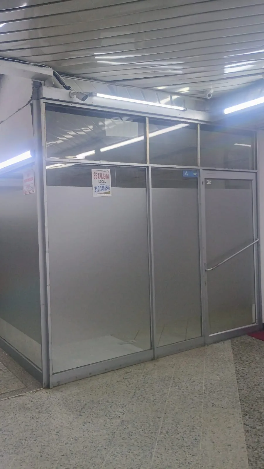 Local en Arriendo en UPZs de Bogotá, Bogotá ciudad, 22,0 m² (foto 3) — CREBI