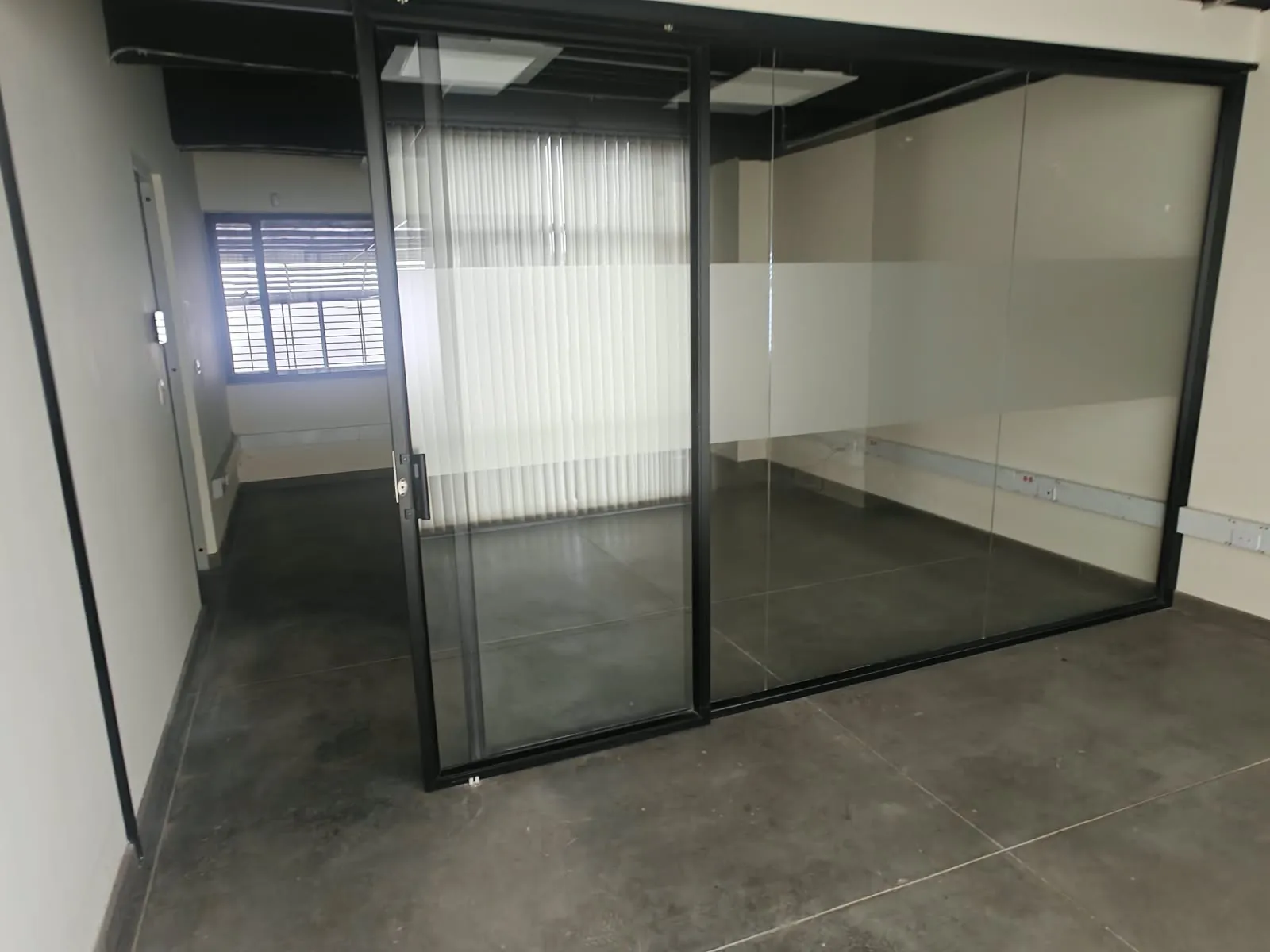 Oficina en Arriendo en Jorge Eliécer Gaitán, Bogotá ciudad, 34,0 m² (foto 3) — CREBI