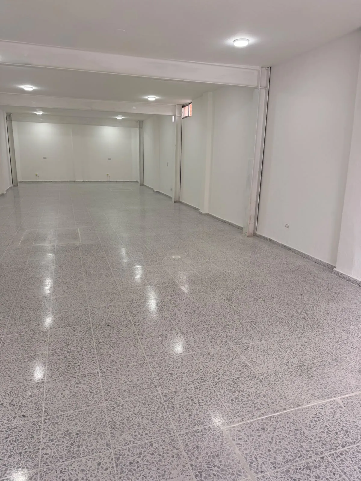 Local en Arriendo en San Antonio Noroccidental, Bogotá ciudad, 100,0 m² (foto 3) — CREBI
