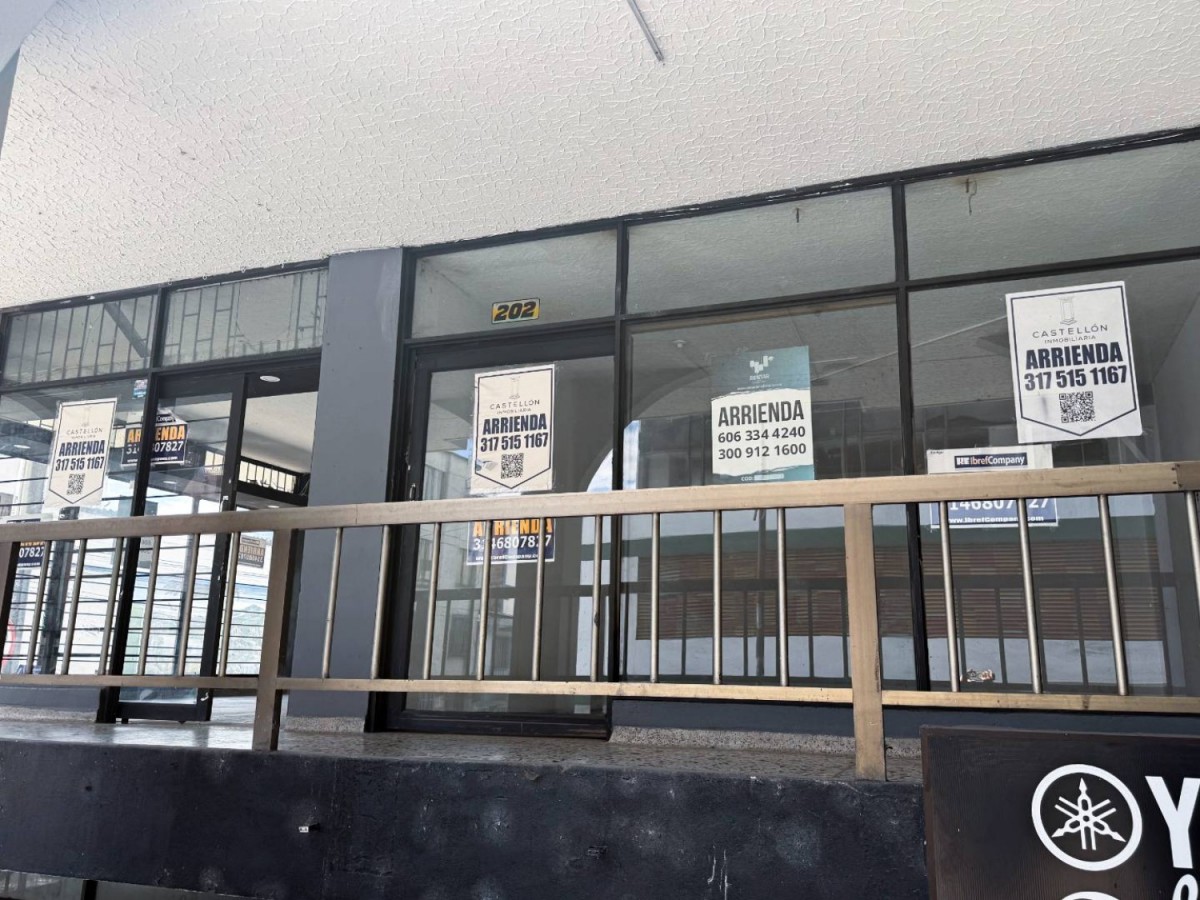 Local en Arriendo - Centro, Carrera 8, 30,0 m² — CREBI