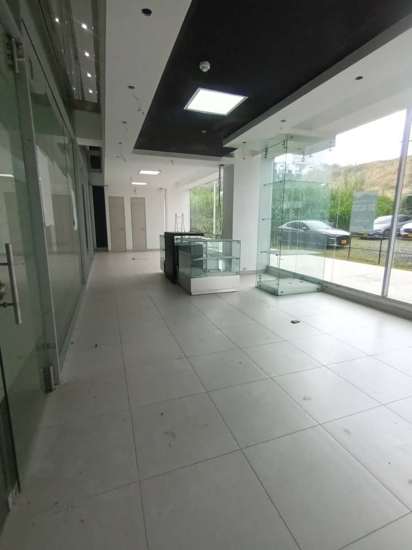 Local en Arriendo - Pinares de San Martin, Pinares de San Martín, Calle 8, 140,0 m² (foto 2) — CREBI
