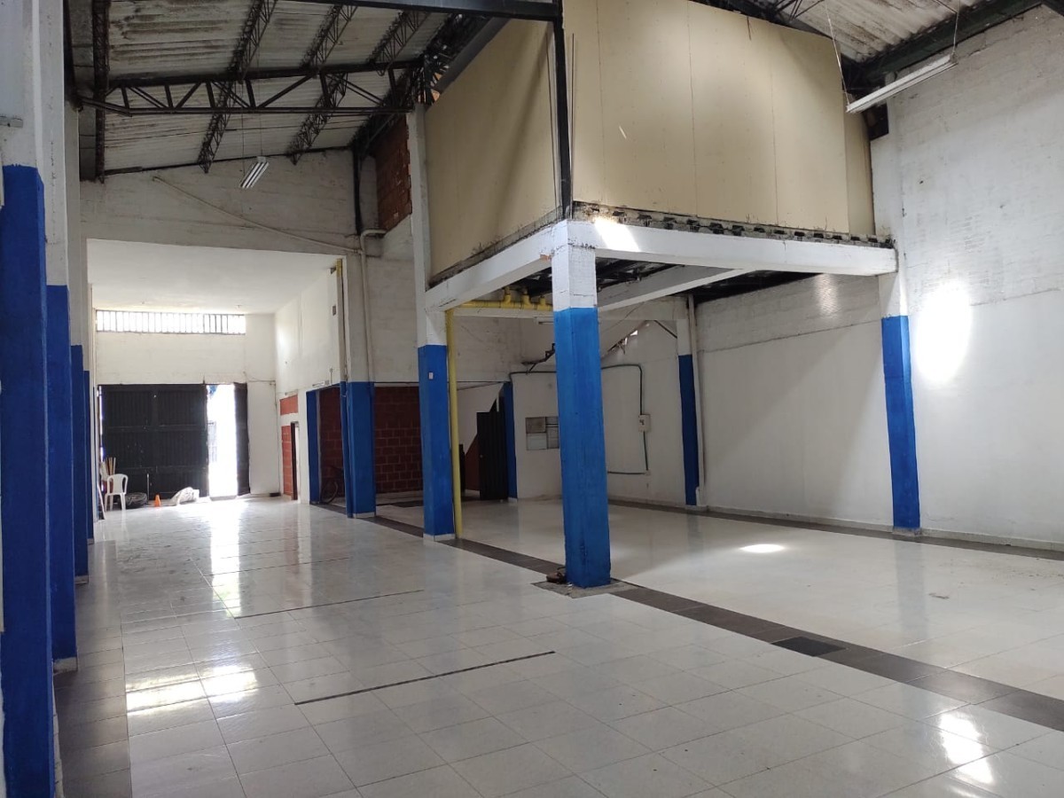 Bodega en Venta - San Jose Sur, Carrera 14, 355,0 m² (foto 2) — CREBI