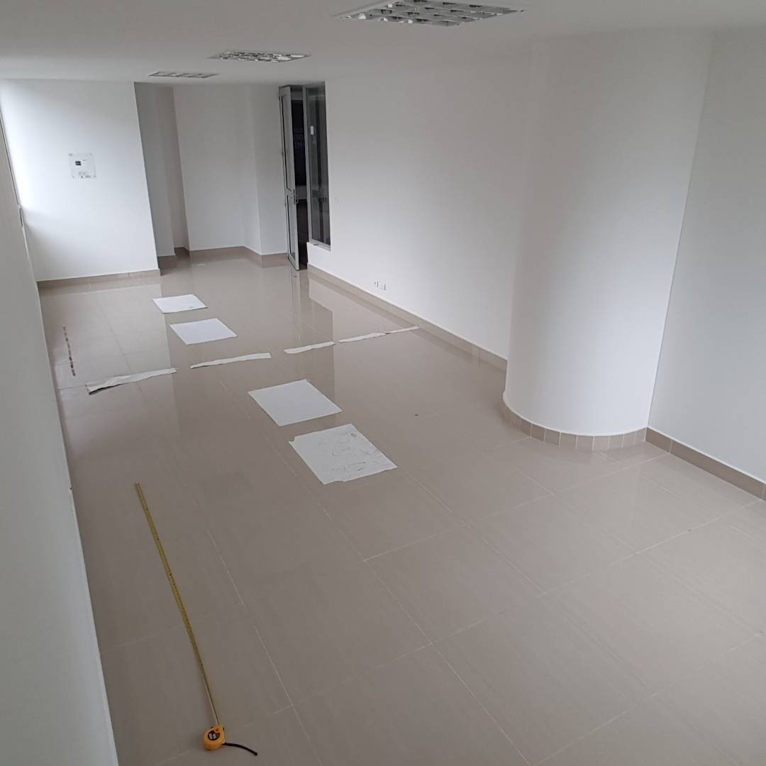 Oficina  en Arriendo - Los Alpes, Carrera 15 Bis, 40,0 m² — CREBI