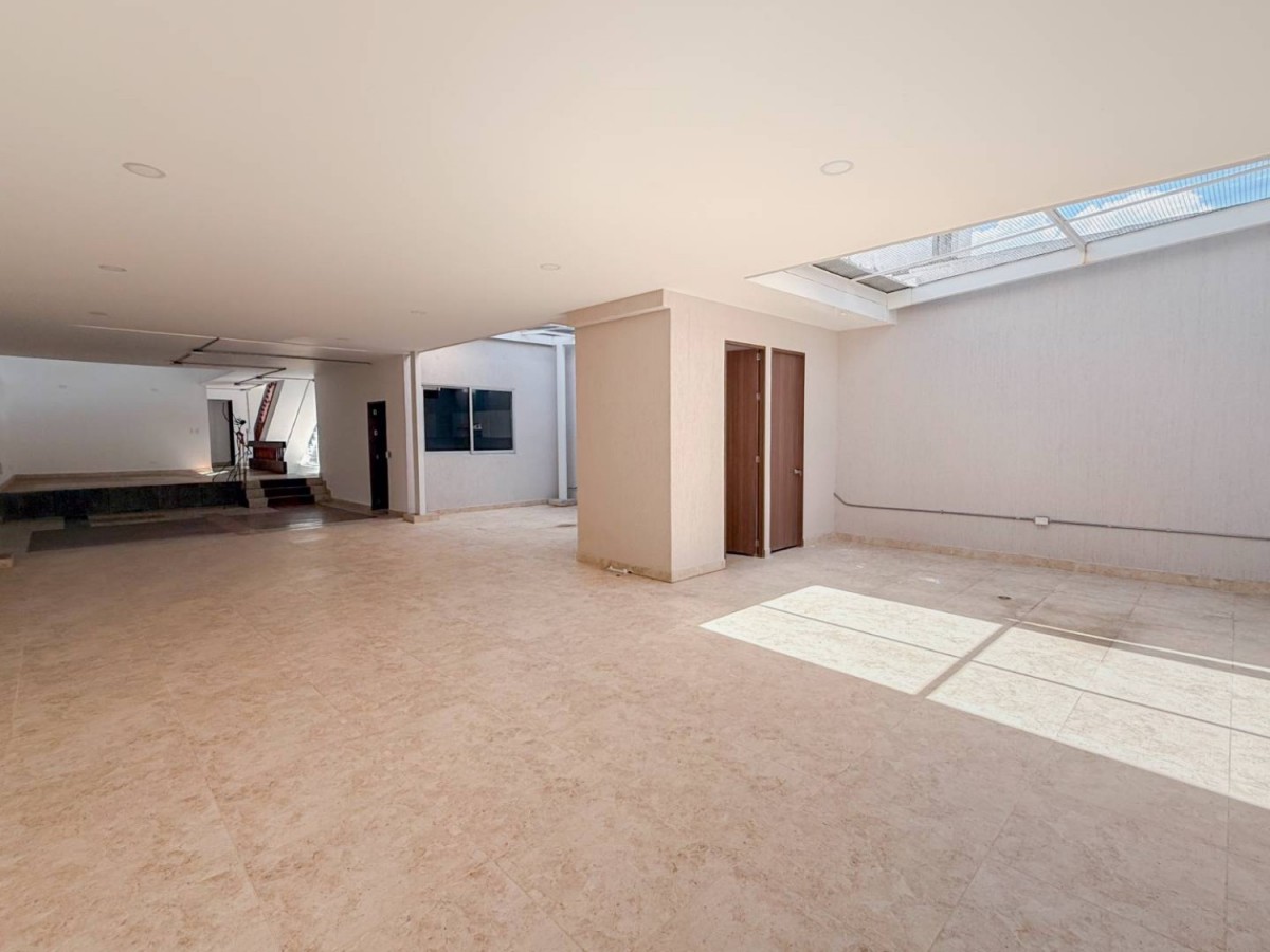 Local en Arriendo - San Jose, Calle 12, 379,0 m² (foto 3) — CREBI