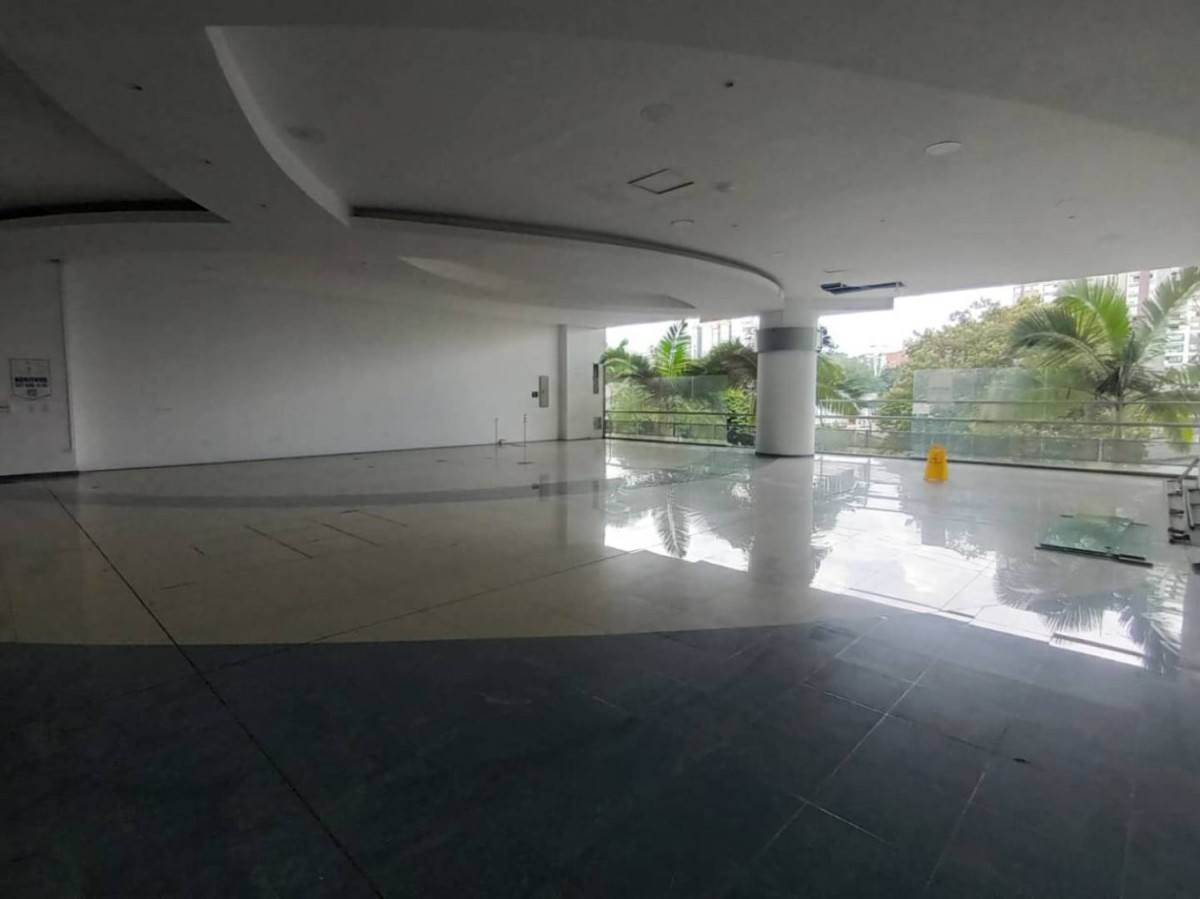 Local en Arriendo - Popular Modelo, Calle 1A E, 214,58 m² — CREBI