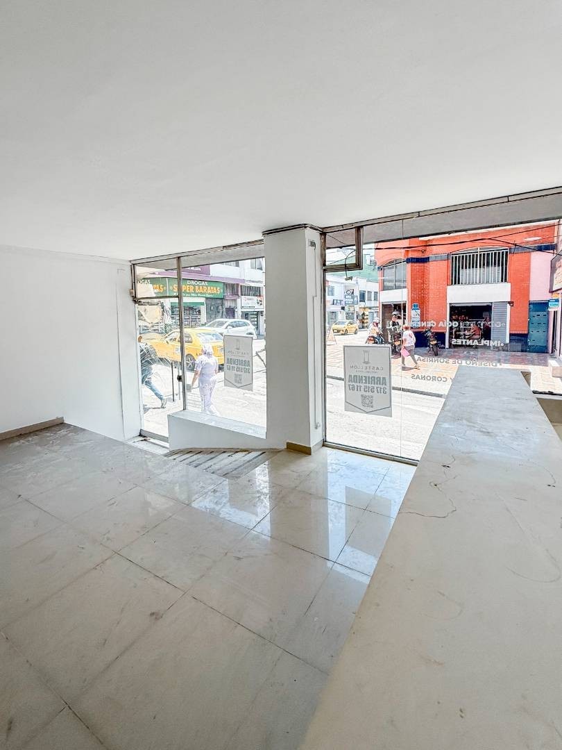 Local en Arriendo - Sector Plaza de Bolivar, Centro, Calle 20, 85,0 m² — CREBI