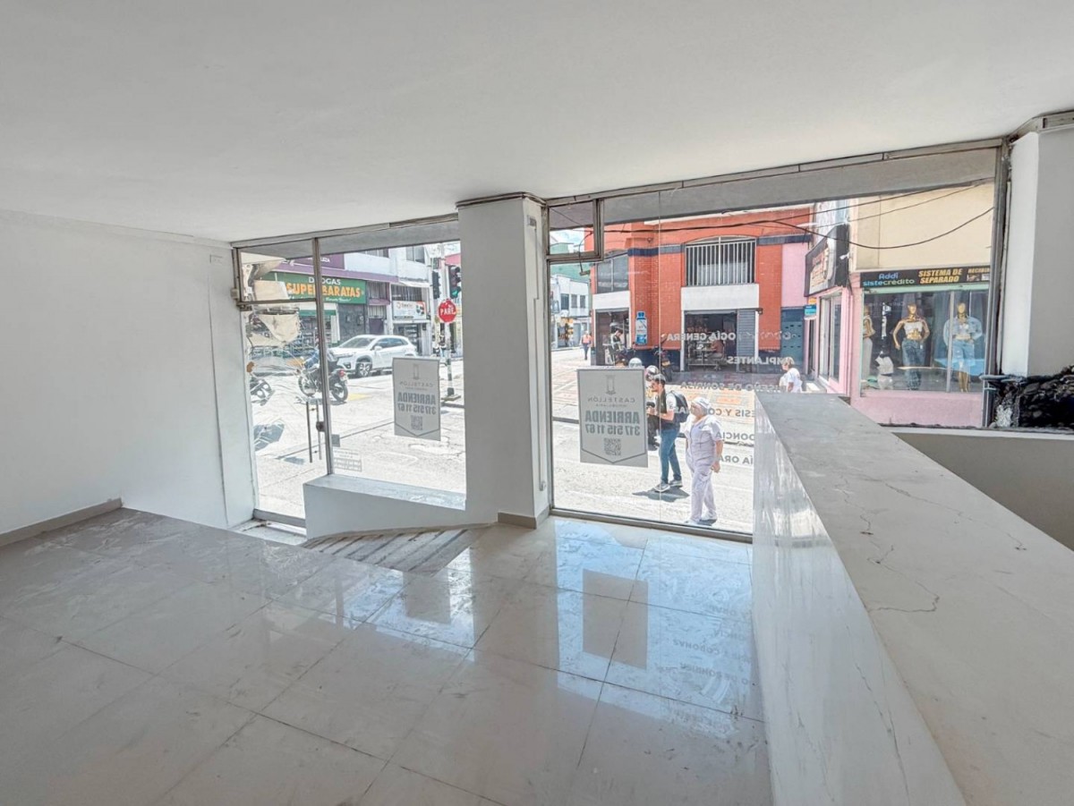 Local en Arriendo - Sector Plaza de Bolivar, Centro, Calle 20, 85,0 m² (foto 2) — CREBI