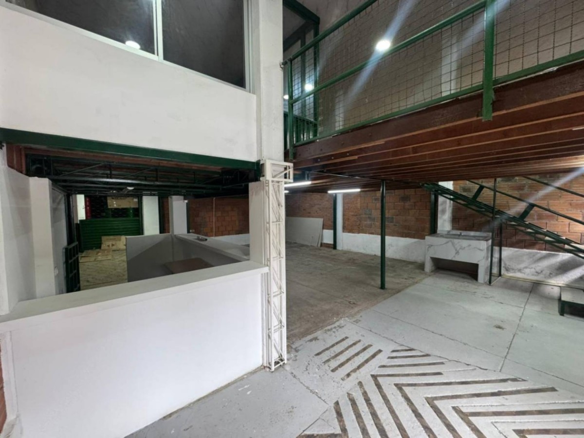 Bodega en Arriendo - Comuna Olímpica, 170,0 m² — CREBI