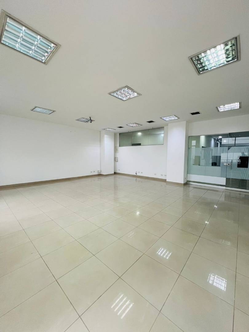 Oficina  en Arriendo - Sector Plaza de Bolivar, Sector Galeria Central, Carrera 7, 57,0 m² (foto 2) — CREBI
