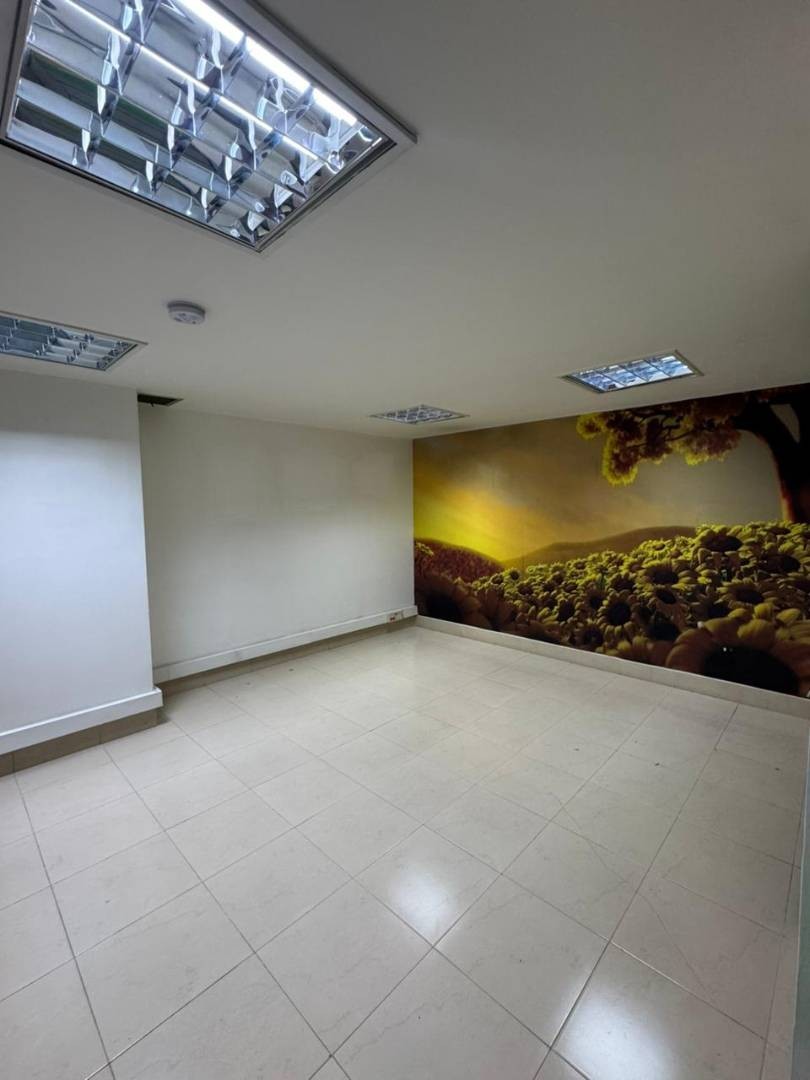 Local en Arriendo - Sector Plaza de Bolivar, Centro, Calle 19, 579,0 m² (foto 2) — CREBI