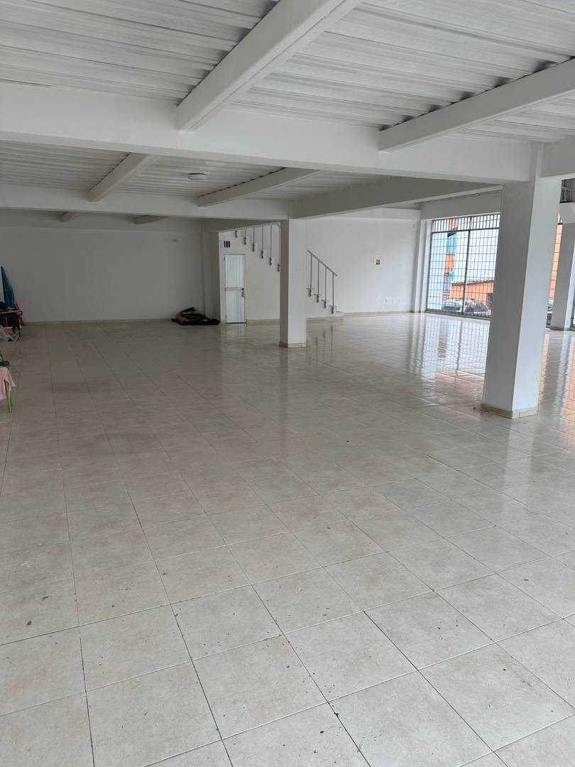 Local en Arriendo - Brasilia, Calle 32, 282,0 m² (foto 2) — CREBI