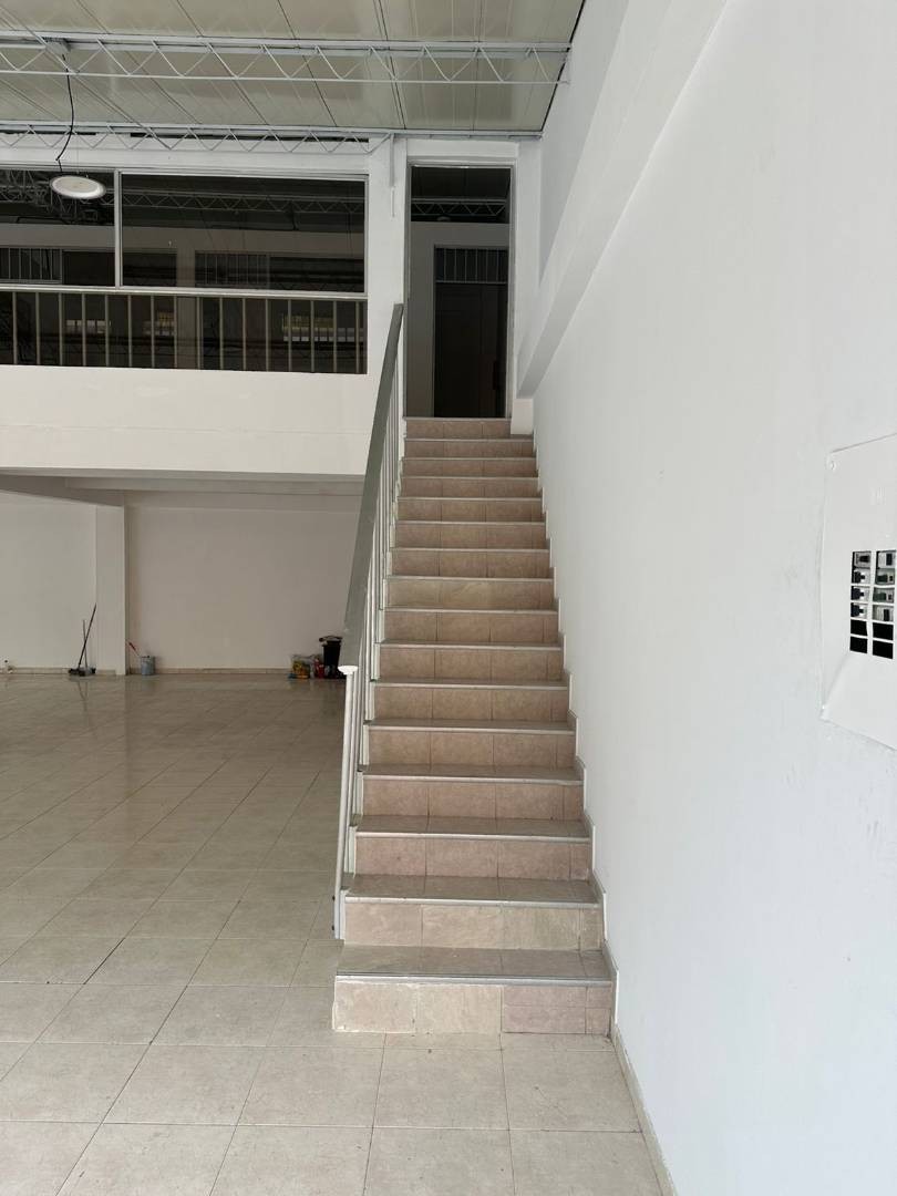 Local en Arriendo - Brasilia, Calle 32, 282,0 m² (foto 6) — CREBI