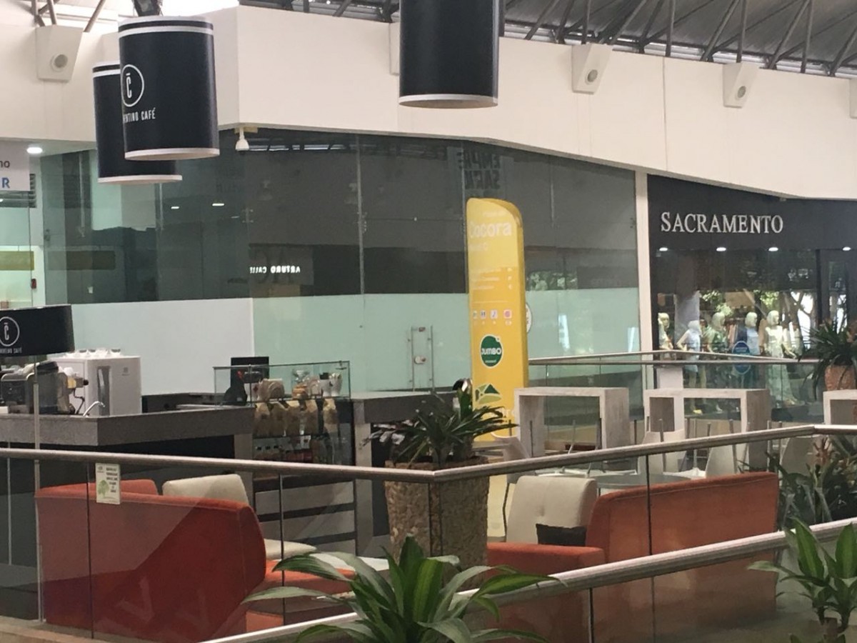 Local en Venta - Comuna Olímpica, Avenida 30 de Agosto, 84,0 m² (foto 6) — CREBI