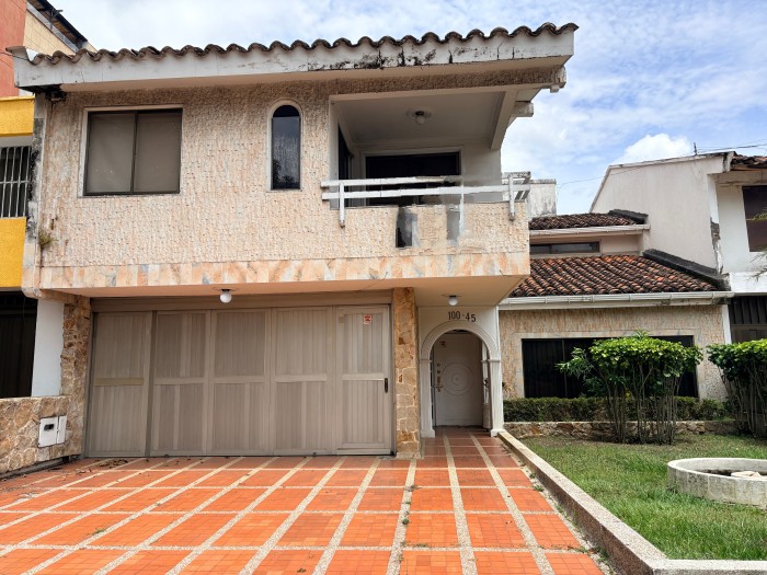 Multifamily en Venta - Calle 13, Ciudad Jardín, 409,0 m² — CREBI