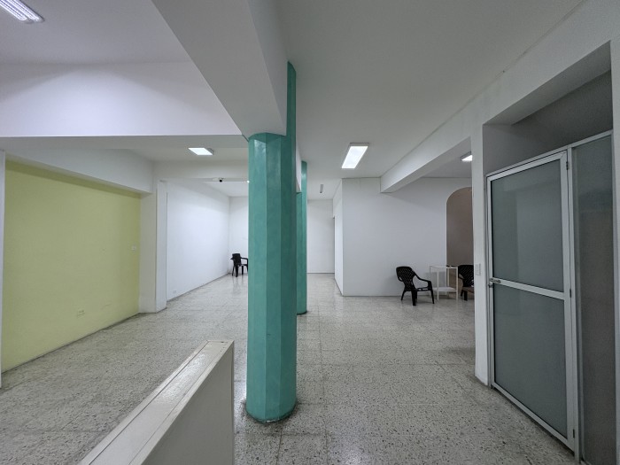 Oficina  en Venta - Carrera 31, Champagnat, 575,0 m² (foto 4) — CREBI