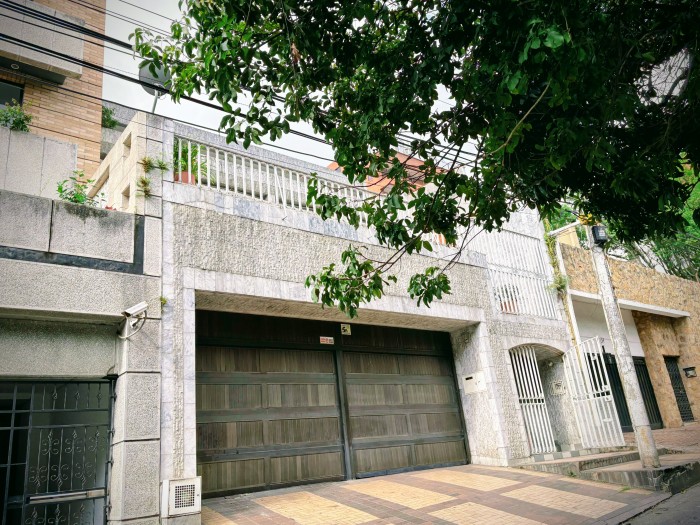 Multifamily en Venta - Tejares - Cristales, 488,0 m² — CREBI