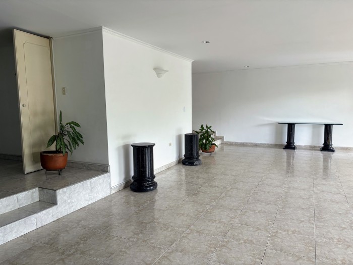 Multifamily en Venta - Tejares - Cristales, 488,0 m² (foto 4) — CREBI
