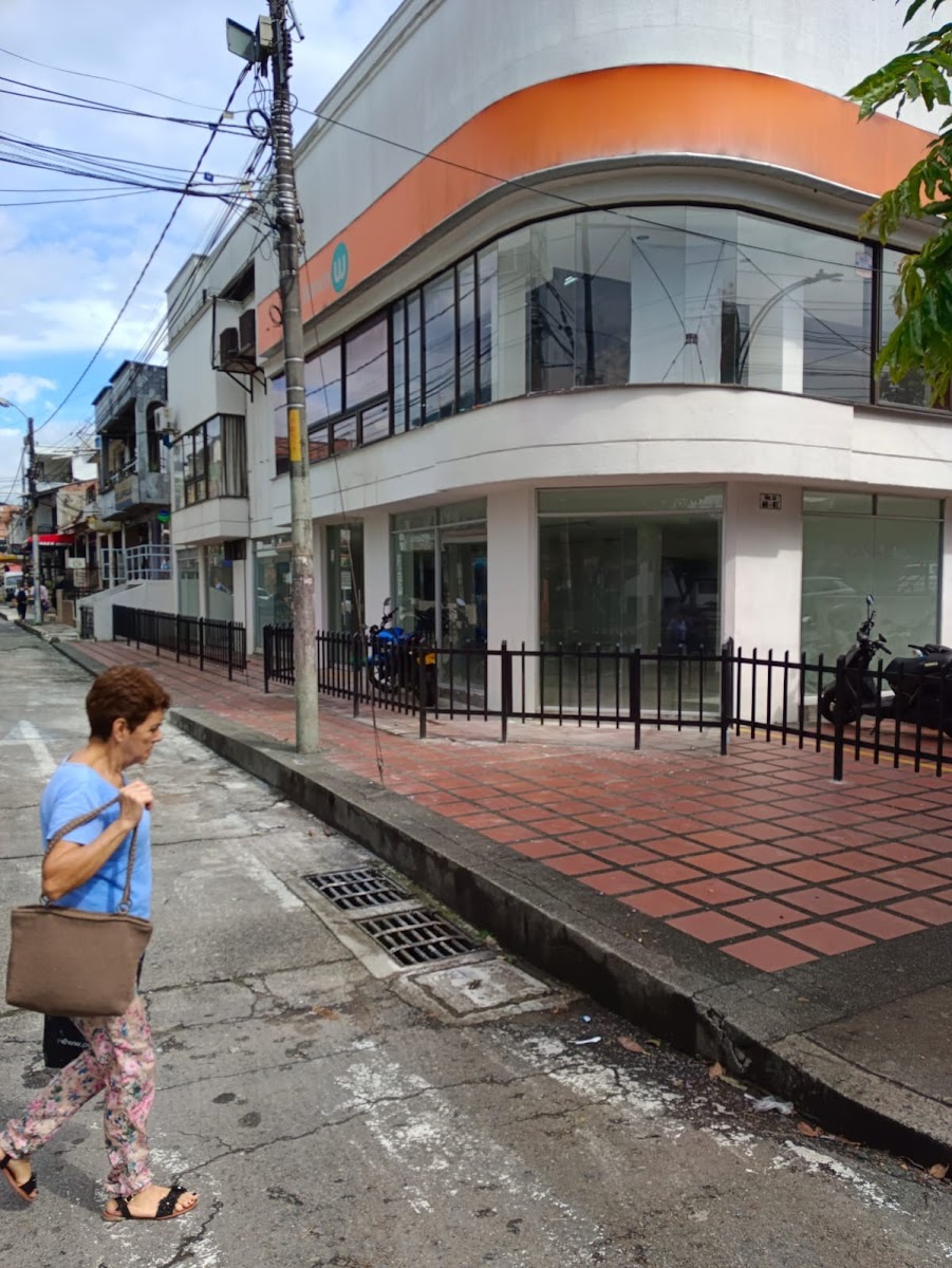 Local en Arriendo - Calle 68, Cuba, 156,002 m² (foto 2) — CREBI