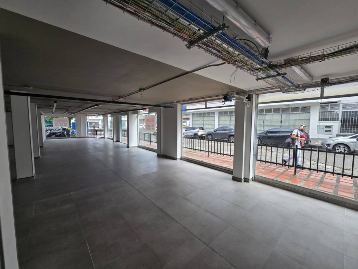 Local en Arriendo - Calle 68, Cuba, 156,002 m² (foto 3) — CREBI