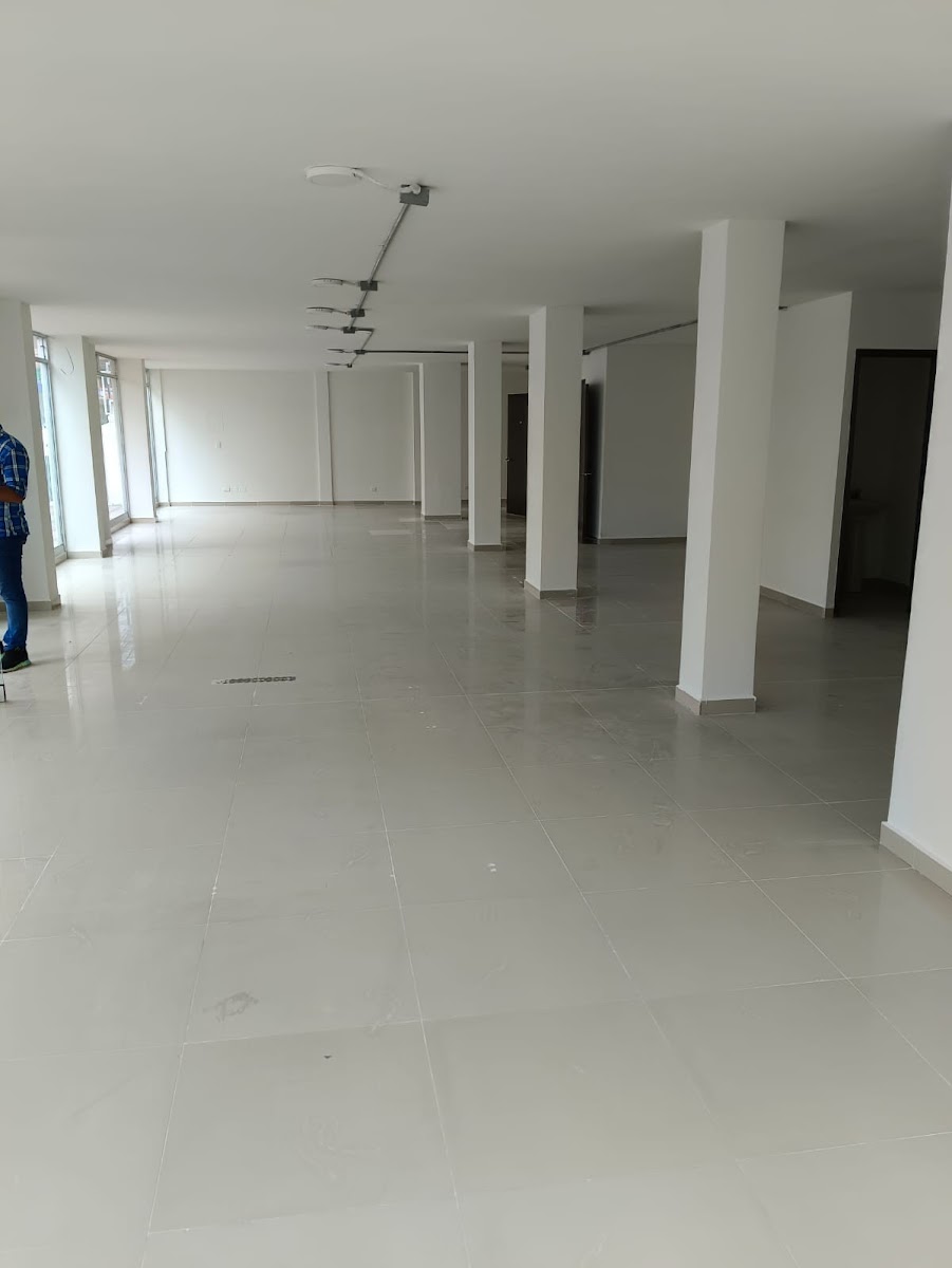 Local en Arriendo - Calle 68, Cuba, 156,002 m² (foto 5) — CREBI