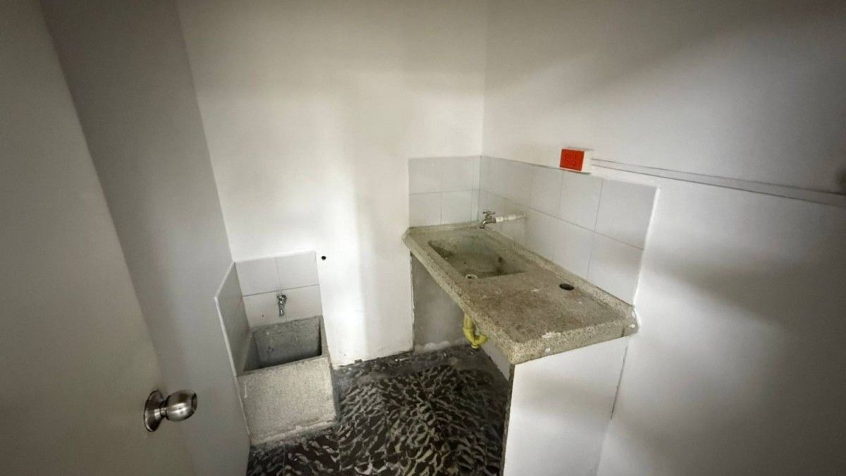 Local en Arriendo - Carrera 8, Sector Plaza de Bolivar, 335,002 m² — CREBI