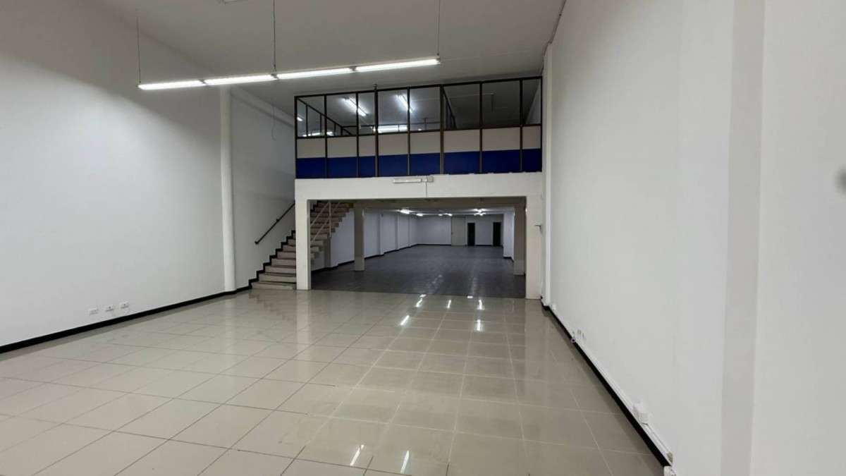 Local en Arriendo - Carrera 8, Sector Plaza de Bolivar, 335,002 m² (foto 3) — CREBI