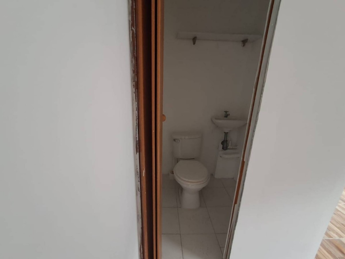 Local en Arriendo - Carrera 12B, Los Rosales, 15,002 m² (foto 7) — CREBI