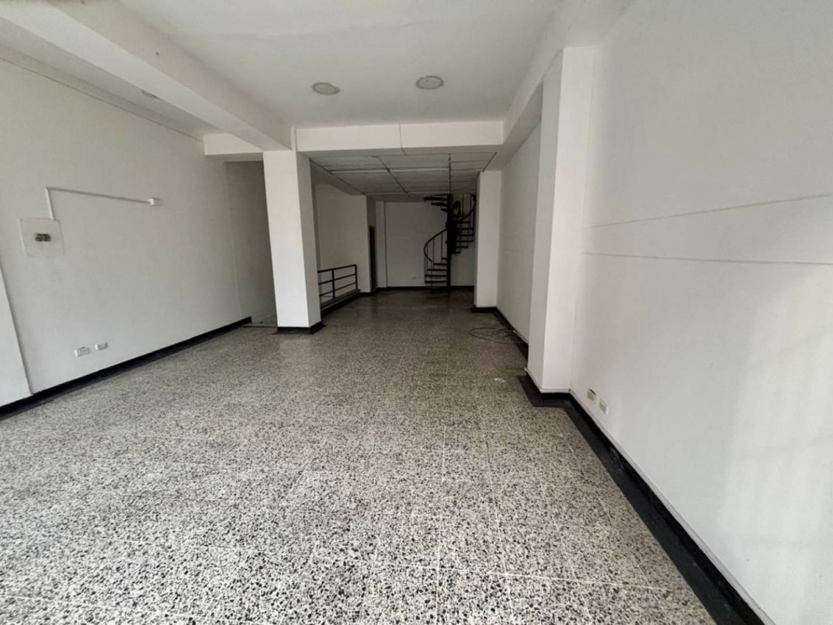 Local en Arriendo - Megabus, Sector Plaza de Bolivar, 180,002 m² (foto 3) — CREBI