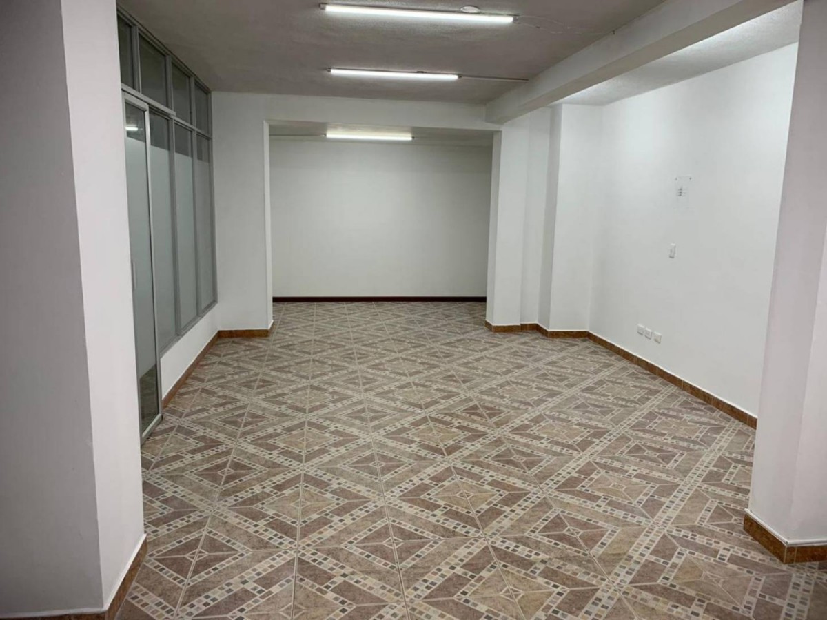 Local en Arriendo - Carrera 8, Sector Plaza de Bolivar, 175,002 m² (foto 2) — CREBI