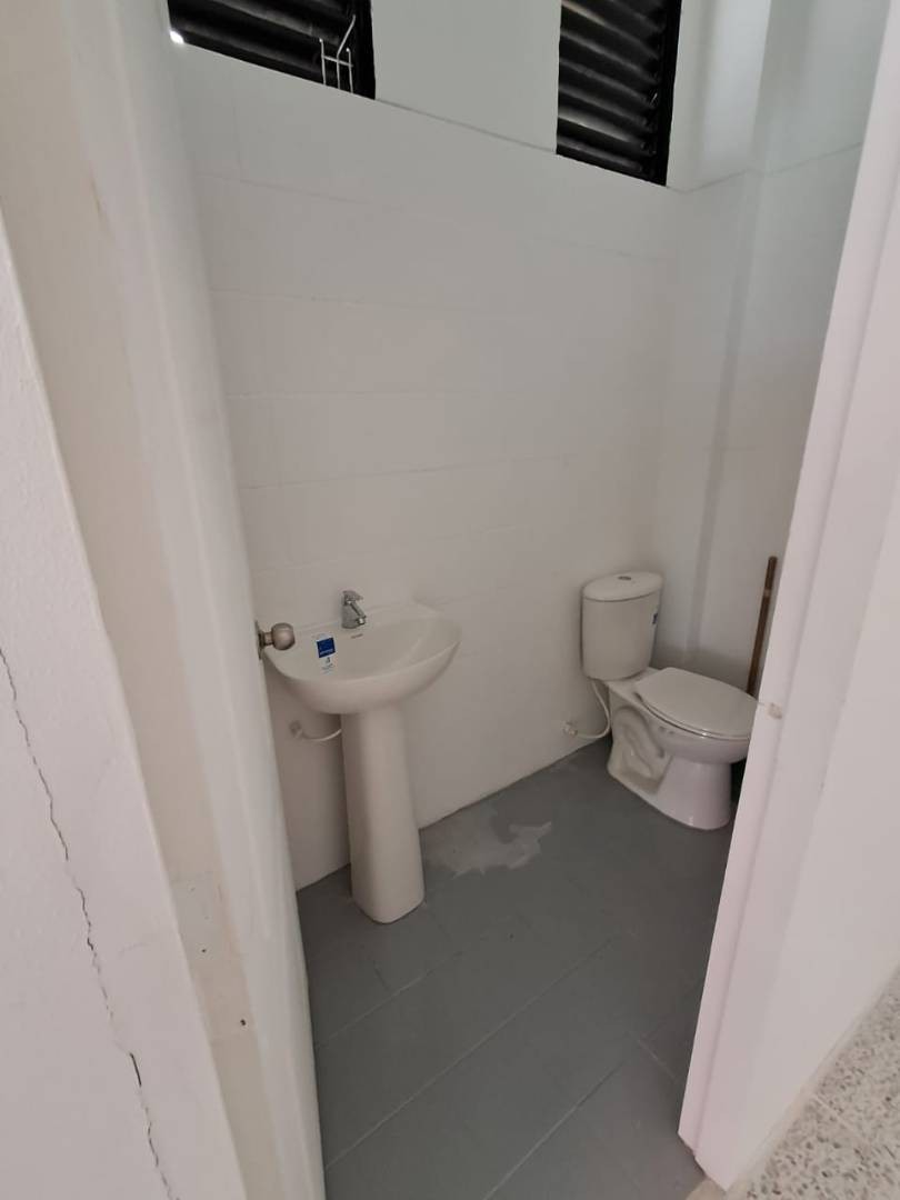 Local en Arriendo - Calle 18, Centro, 130,002 m² — CREBI