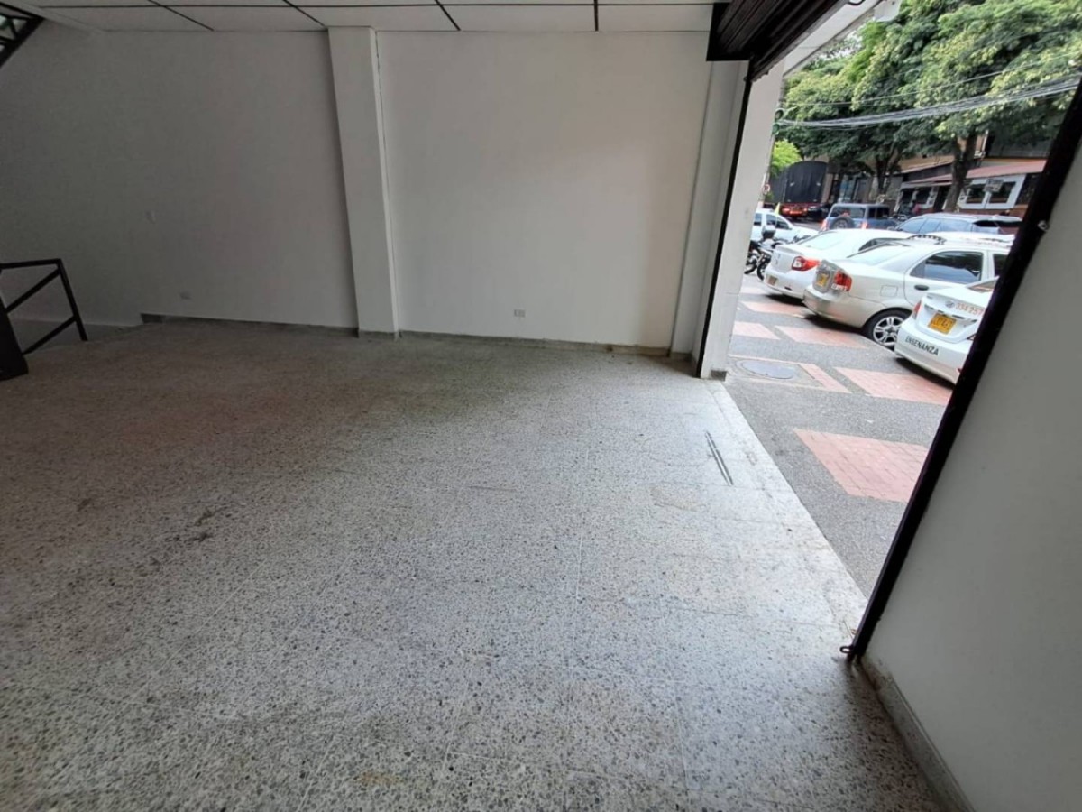 Local en Arriendo - Calle 18, Centro, 130,002 m² (foto 3) — CREBI