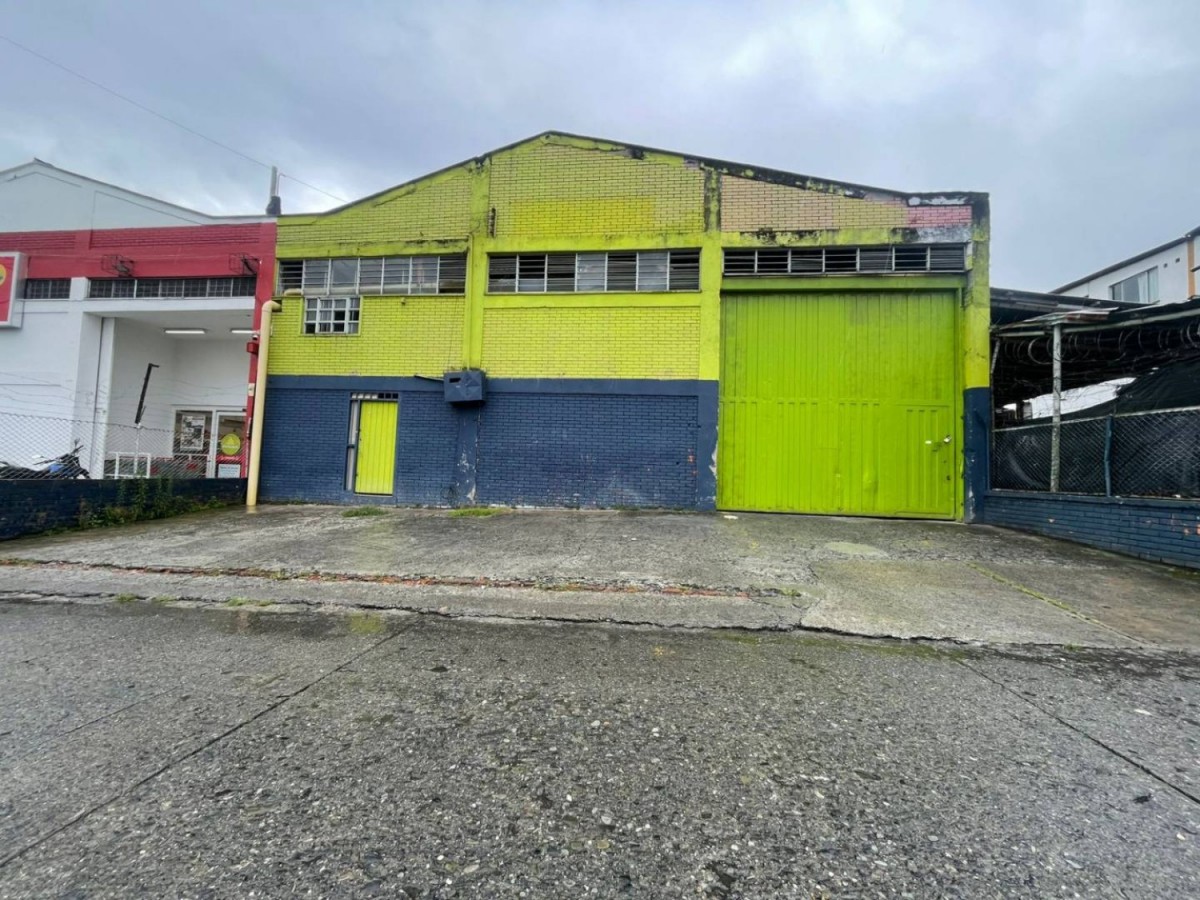 Bodega en Arriendo - Carrera 10, La Playita, 580,002 m² (foto 2) — CREBI