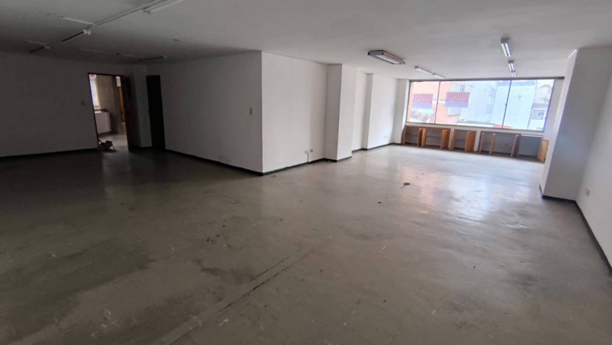 Oficina  en Arriendo - Carrera 24, Comuna Cumanday, 77,002 m² (foto 3) — CREBI