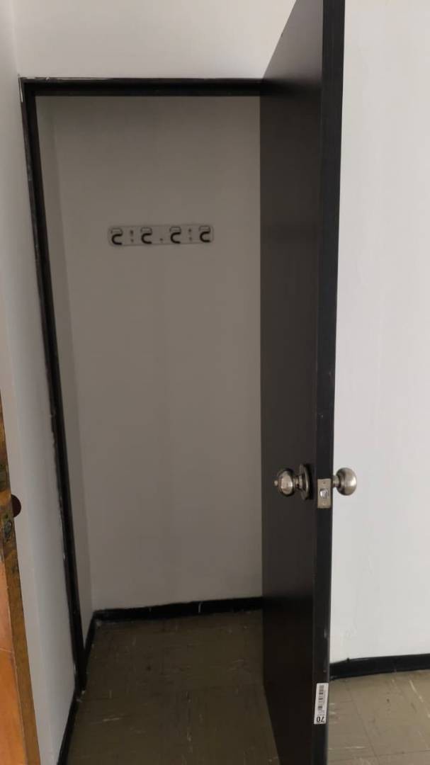 Oficina  en Arriendo - Carrera 24, Comuna Cumanday, 77,002 m² (foto 9) — CREBI
